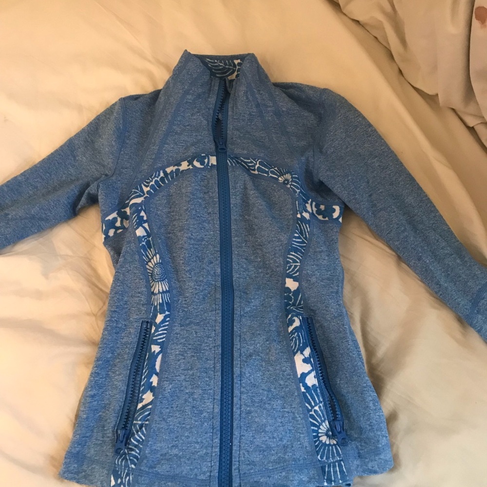 Lululemon sweatshirt